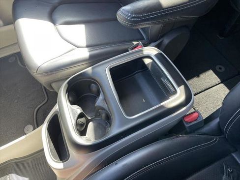 Certified 2023 Chrysler Pacifica Touring-L FWD image 30