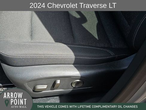 Used 2024 Chevrolet Traverse LT w/ Trailering Package FWD image 23
