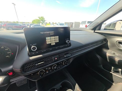 Certified 2025 Honda HR-V Sport image 19