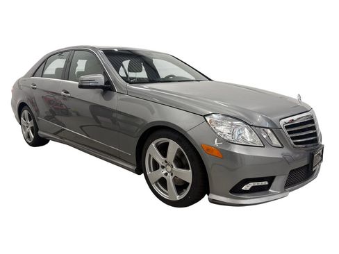 Used 2011 Mercedes-Benz E 350 4MATIC Sedan image 3