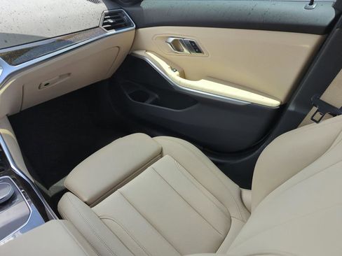 Used 2021 BMW 330i Sedan w/ Premium Package RWD image 27