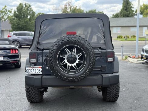 Used 2017 Jeep Wrangler Unlimited Sport w/ Quick Order Package 24S AWD/4WD image 7