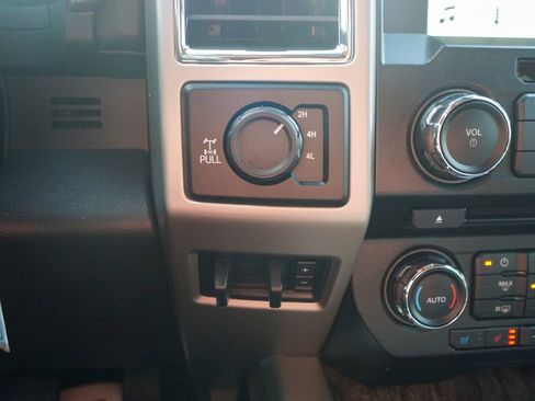 Used 2018 Ford F250 Lariat w/ Chrome Package image 28