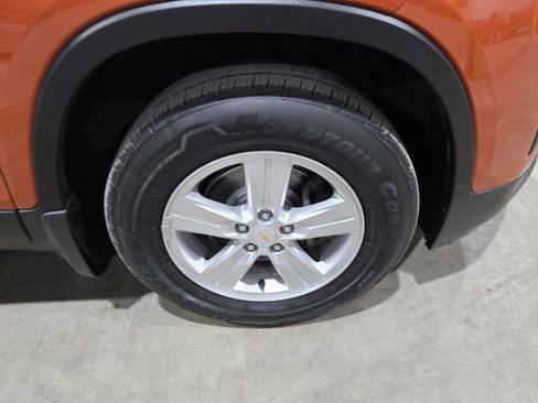 Used 2015 Chevrolet Trax LT w/ LT Sun and Sound Package AWD/4WD image 17