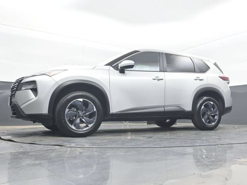 Certified 2024 Nissan Rogue SV AWD/4WD image 25