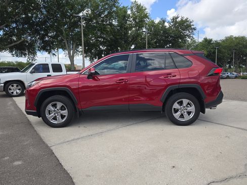 Used 2025 Toyota RAV4 XLE w/ Convenience Package FWD image 5
