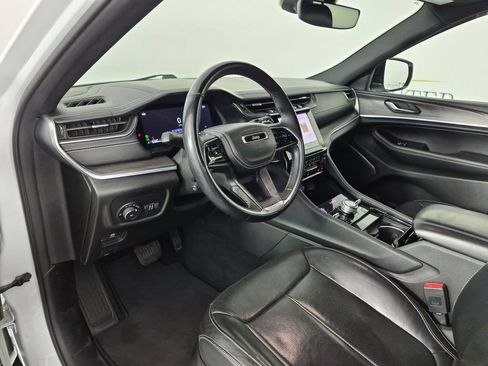 Certified 2022 Jeep Grand Cherokee Overland AWD/4WD image 18