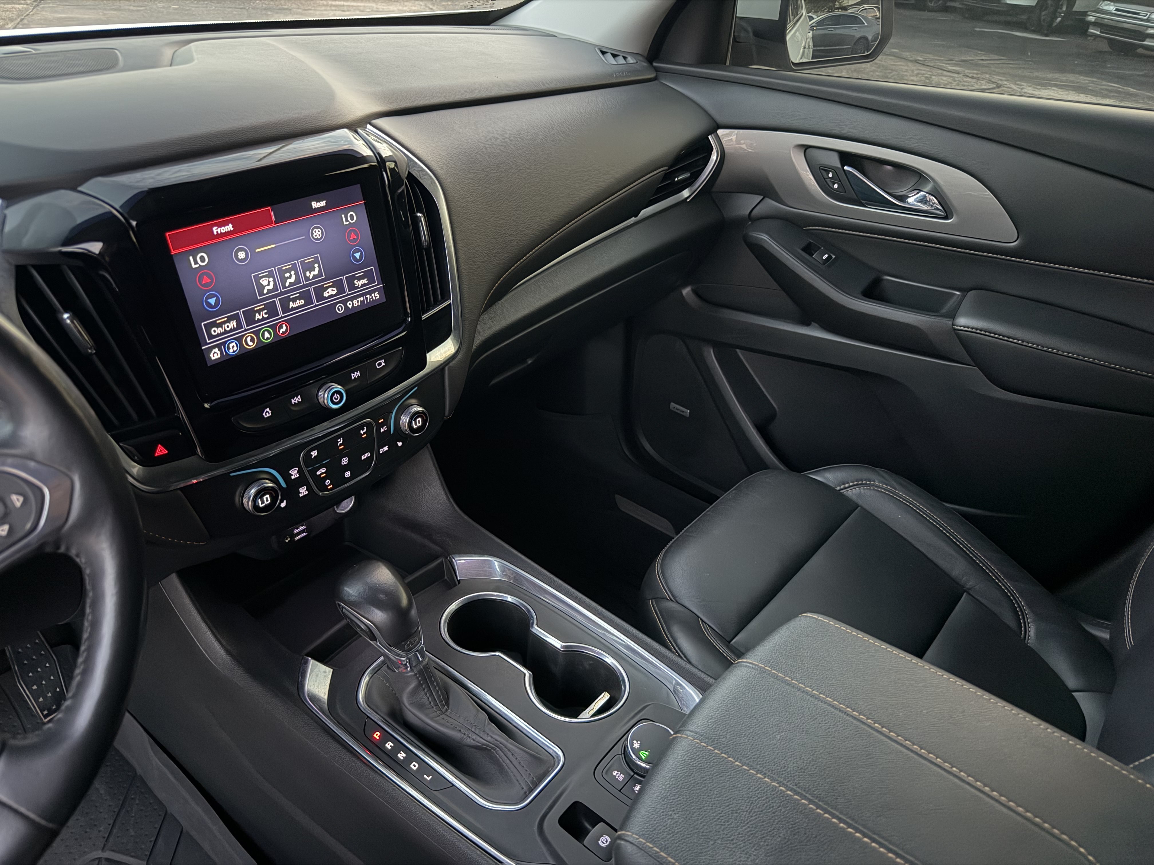 Used 2021 Chevrolet Traverse RS FWD image 27