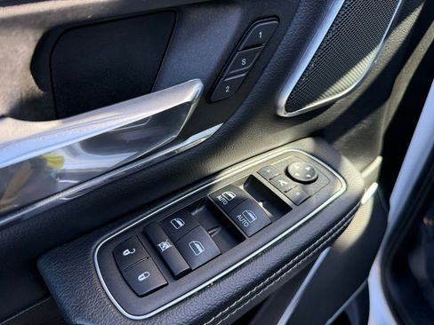 Used 2023 RAM 1500 Laramie image 13
