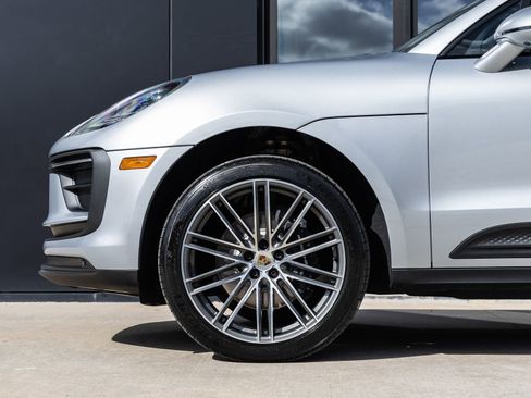 Certified 2026 Porsche Macan AWD/4WD image 13