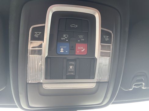 Used 2021 RAM 2500 Limited AWD/4WD image 33