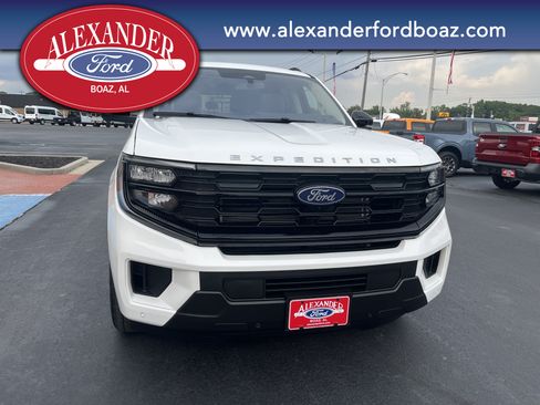 Used 2025 Ford Expedition Active AWD/4WD image 5