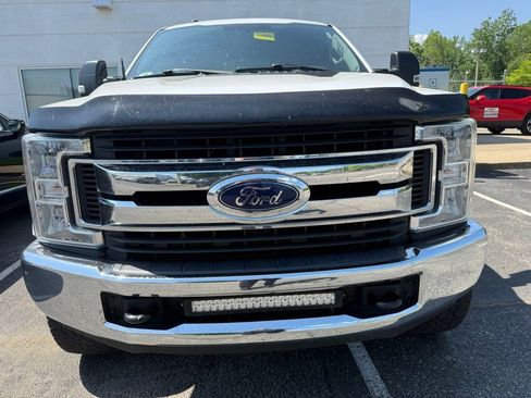 Used 2019 Ford F250 4x4 Crew Cab Super Duty image 2