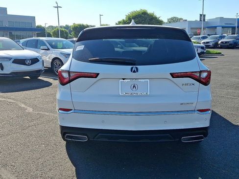 Certified 2024 Acura MDX SH-AWD w/ Technology Package image 5