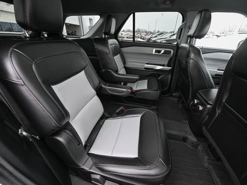 Certified 2023 Ford Explorer XLT w/ Equipment Group 202A image 29