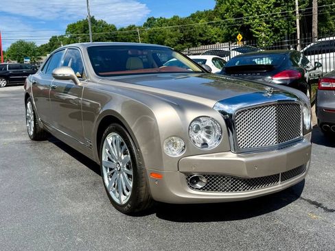 Used 2016 Bentley Mulsanne RWD image 3