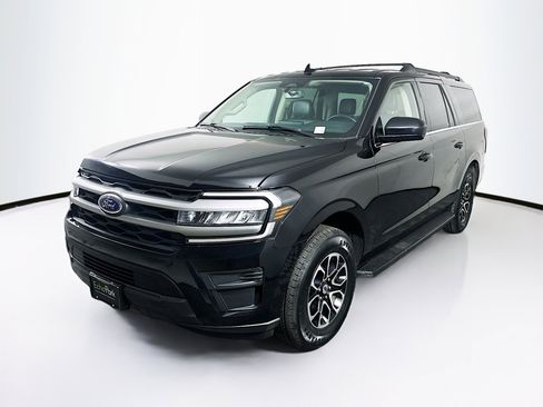 Used 2024 Ford Expedition Max XLT image 3