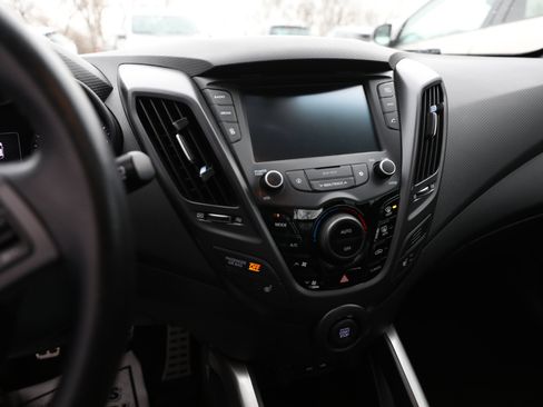 Used 2016 Hyundai Veloster Turbo w/ Option Group 04 image 20