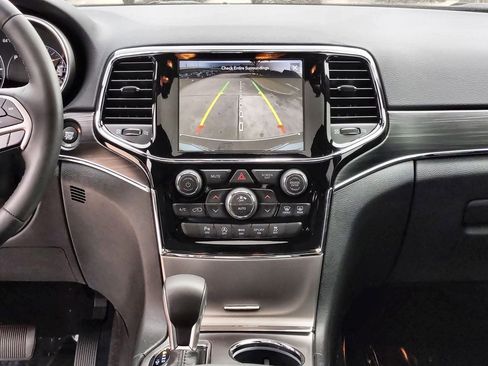 Used 2021 Jeep Grand Cherokee Limited image 13