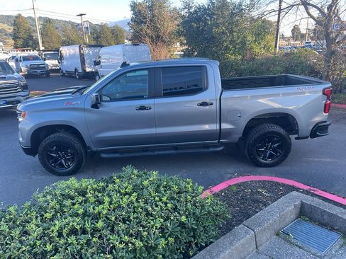 Used 2023 Chevrolet Silverado 1500 LT Trail Boss image 9