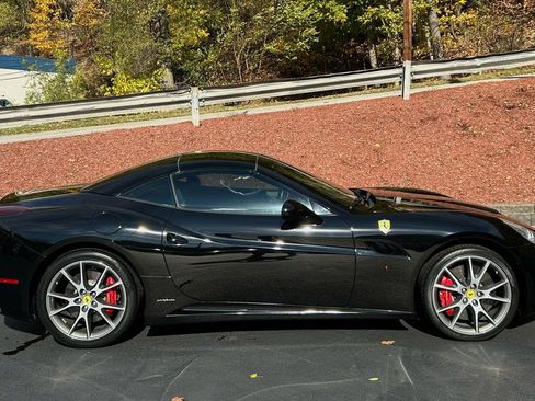 Used 2012 Ferrari California RWD image 9