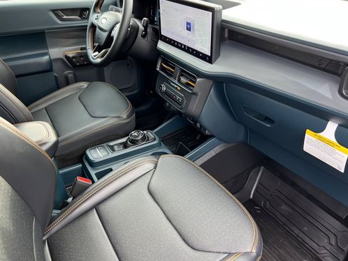 Used 2025 Ford Maverick Tremor image 15