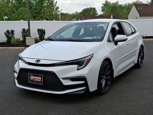 Certified 2024 Toyota Corolla SE FWD image 3