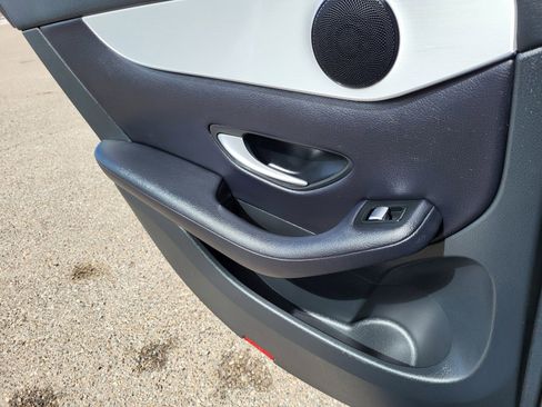 Used 2019 Mercedes-Benz GLC 300 image 18