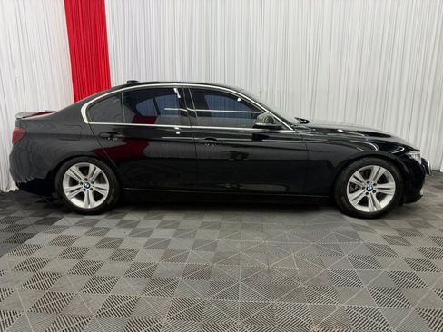 Used 2017 BMW 330i xDrive Sedan AWD/4WD image 2