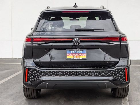 New 2026 Volkswagen Tiguan SE R-Line FWD image 4