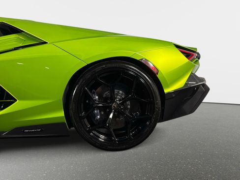 Used 2026 Lamborghini Revuelto AWD/4WD image 17
