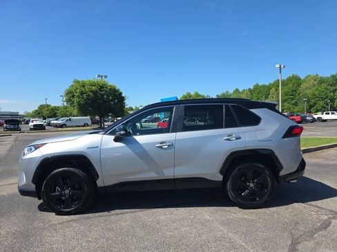 Used 2021 Toyota RAV4 XSE w/ XSE Grade Weather Package image 5