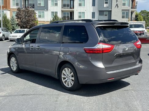 Used 2016 Toyota Sienna XLE AWD/4WD image 7