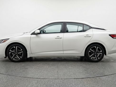 Used 2025 Nissan Sentra SV FWD image 5