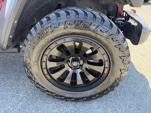 Used 2021 Jeep Wrangler Unlimited Rubicon AWD/4WD image 8
