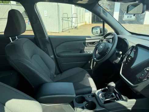 Used 2025 Subaru Forester Premium AWD/4WD image 6