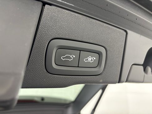 Used 2023 Volvo XC60 B5 Core image 39