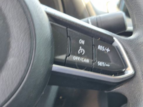 Used 2018 MAZDA MAZDA3 Sport w/ Preferred Equipment Package FWD image 19