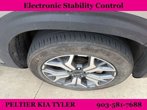 Certified 2023 Kia Seltos EX AWD/4WD image 16