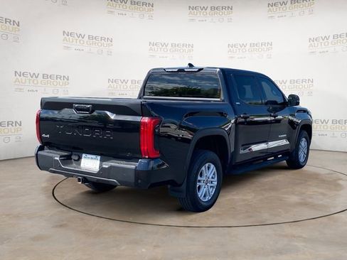 Used 2023 Toyota Tundra SR5 w/ SR5 Convenience Package AWD/4WD image 5