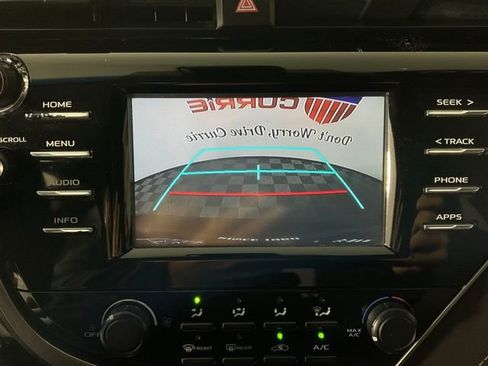 Used 2018 Toyota Camry LE image 20