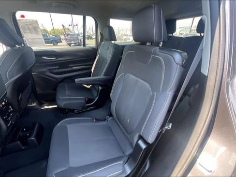 Used 2024 Jeep Grand Cherokee L Laredo w/ Luxury Tech Group I AWD/4WD image 28
