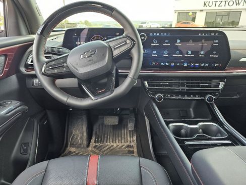 Used 2026 Chevrolet Traverse RS AWD/4WD image 14