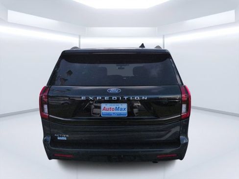 Used 2025 Ford Expedition Active RWD image 4