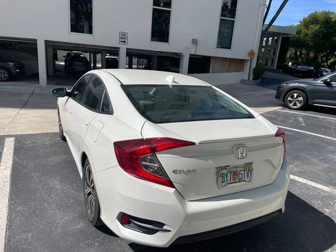 Used 2017 Honda Civic EX-L image 2