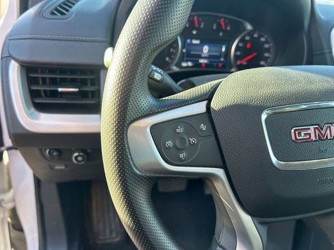 Used 2024 GMC Terrain SLE image 7