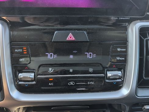 Used 2023 Kia Sorento S w/ Panoramic Sunroof Package FWD image 21