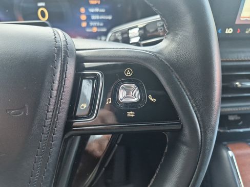 Used 2025 Lincoln Aviator Black Label image 41