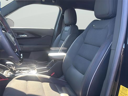 Used 2022 Chevrolet TrailBlazer RS w/ Technology Package image 12