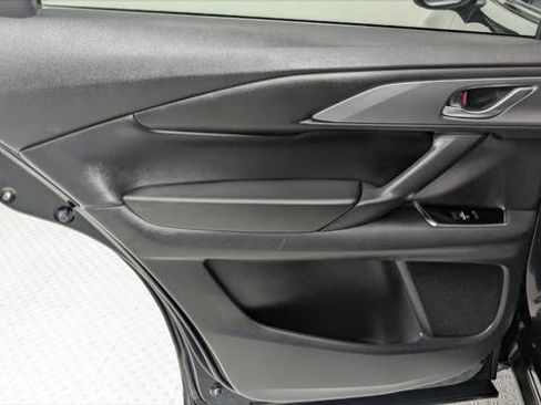 Used 2023 MAZDA CX-9 Touring image 17